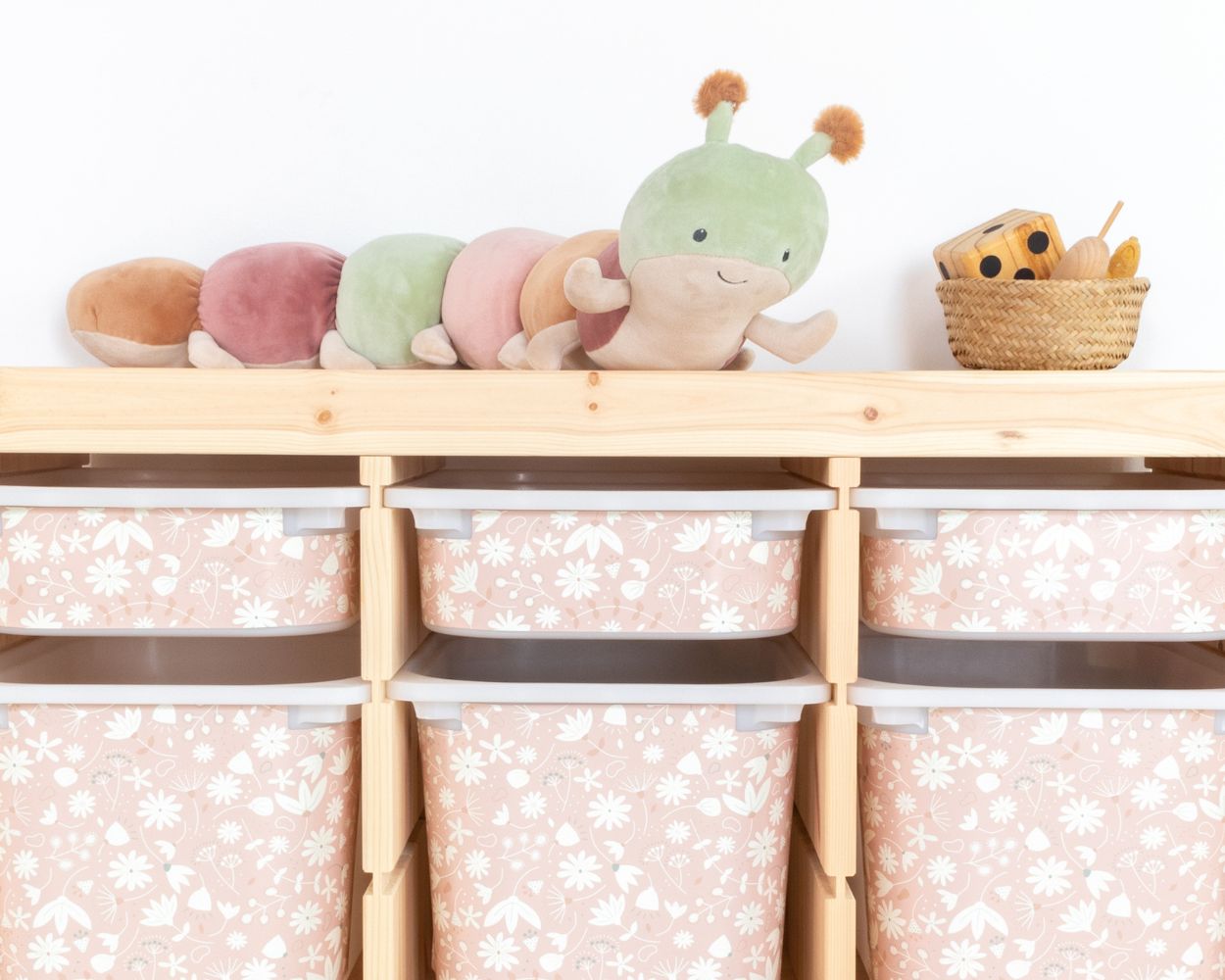 Babyzimmer Aufbewahrungslösung IKEA TROFAST Boxen Blumenmotiv