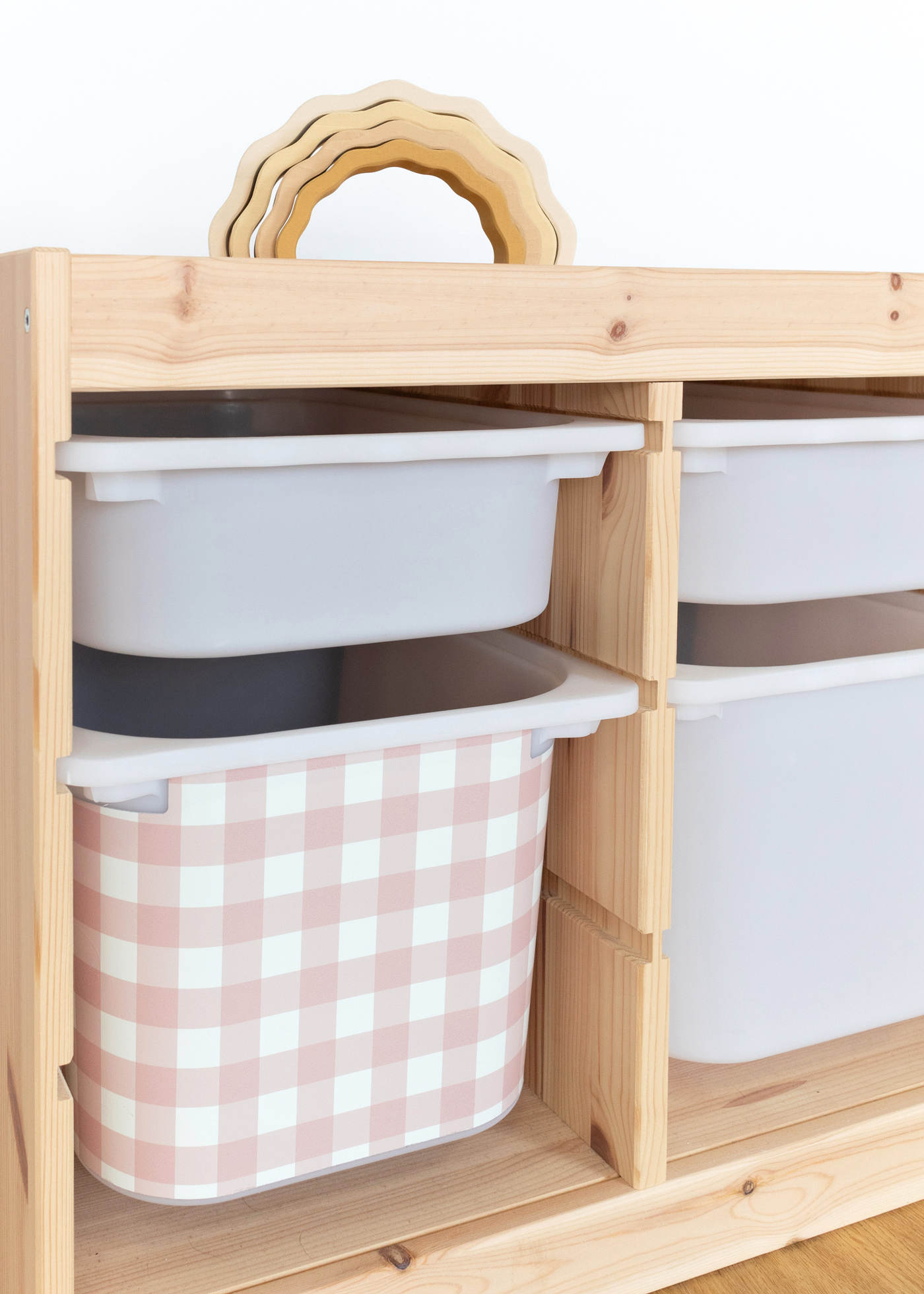 KaromusterStrahlende Karomuster Klebefolie für IKEA TROFAST Boxen für IKEA TROFAST Boxen im Kinderzimmer