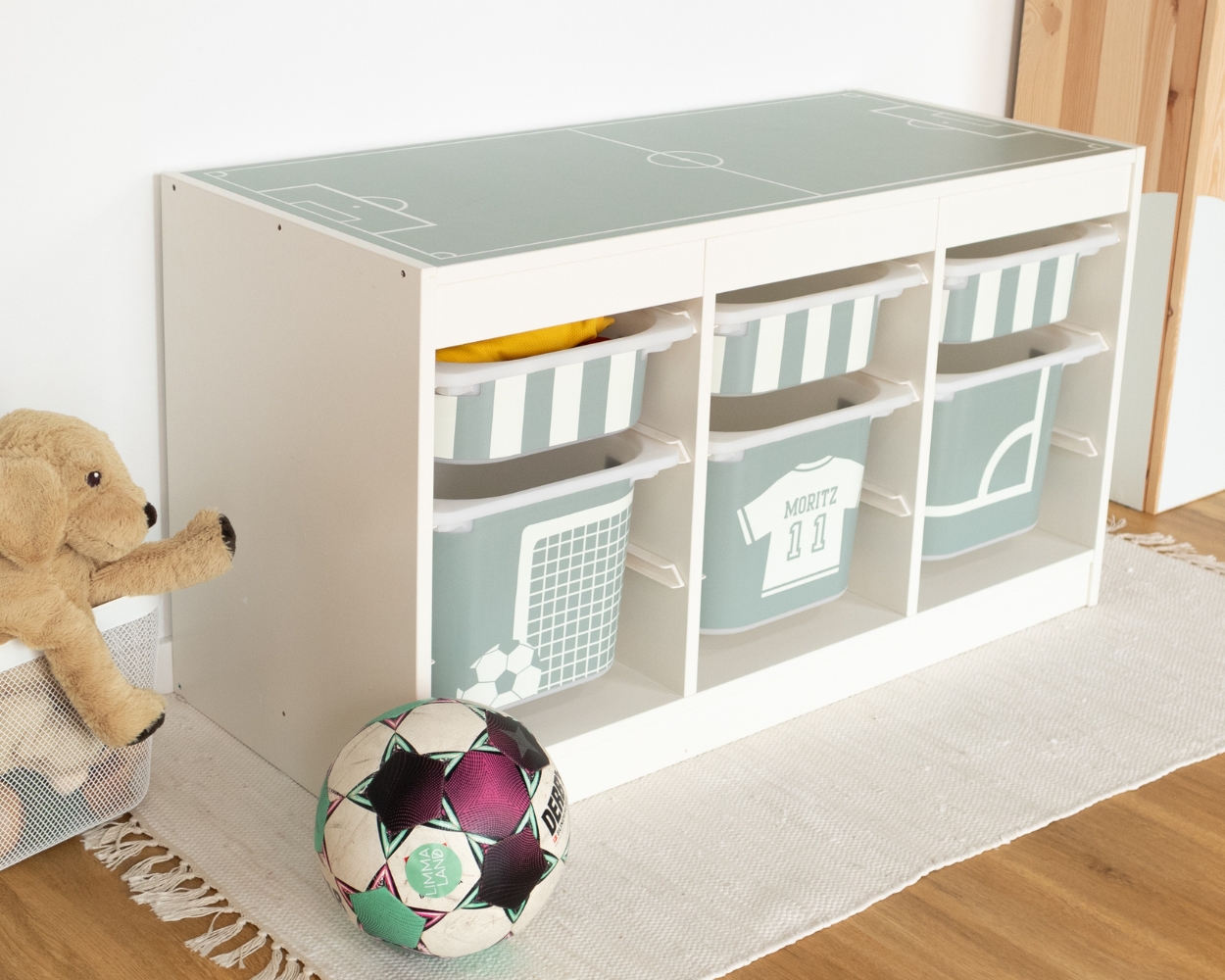 Fußball-Deko und Fußball-Zubehör für das Fußball Kinderzimmer mit passenden Klebefolien mit Fußallmotiven für dein Kinderzimmer Fußball