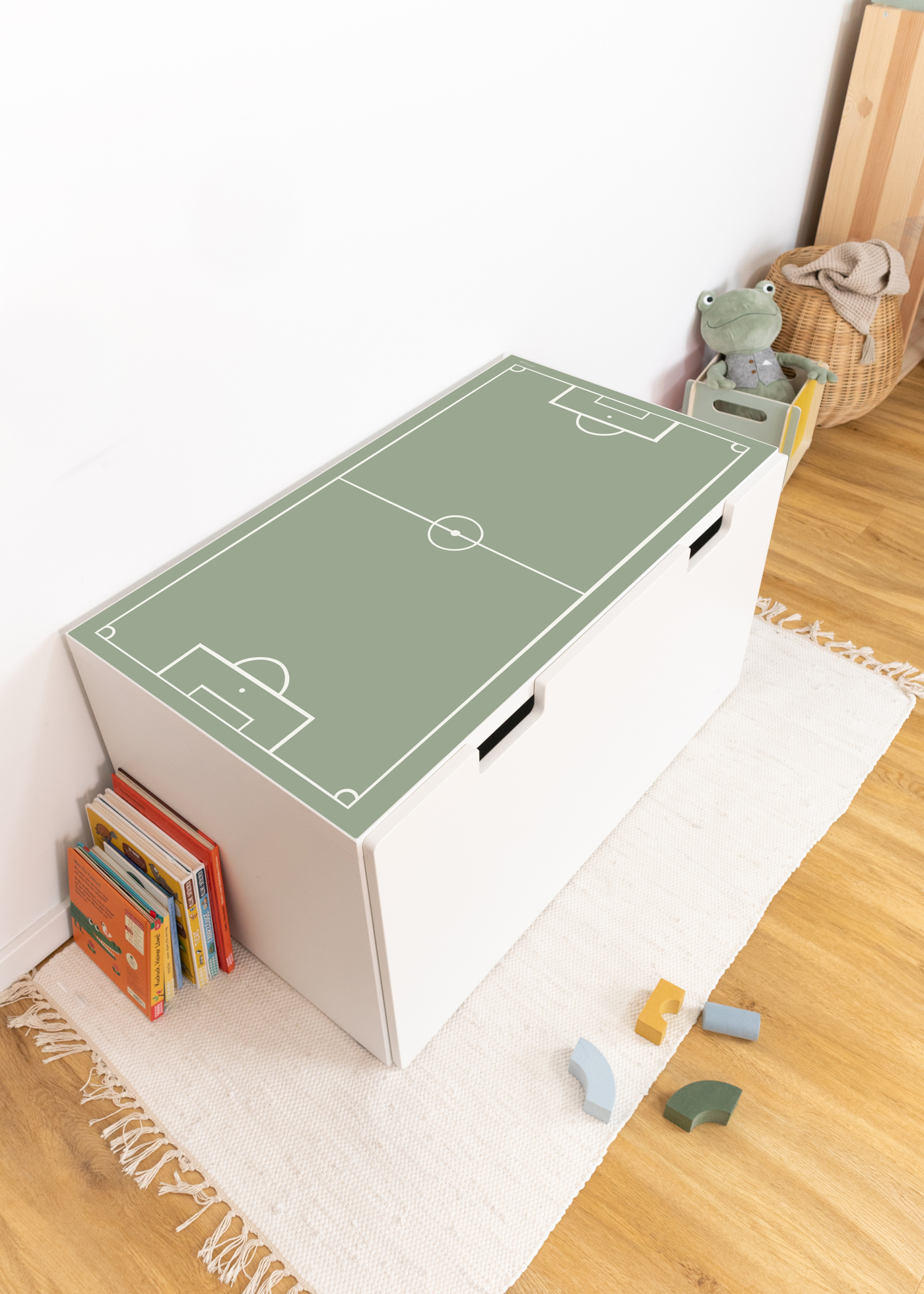 Ikea Smastad Klebefolie als Fußball Deko für dein Fußball Kinderzimmer als Fußballzimmer Deko mit Fußballmotiven passend für die Fußball EM