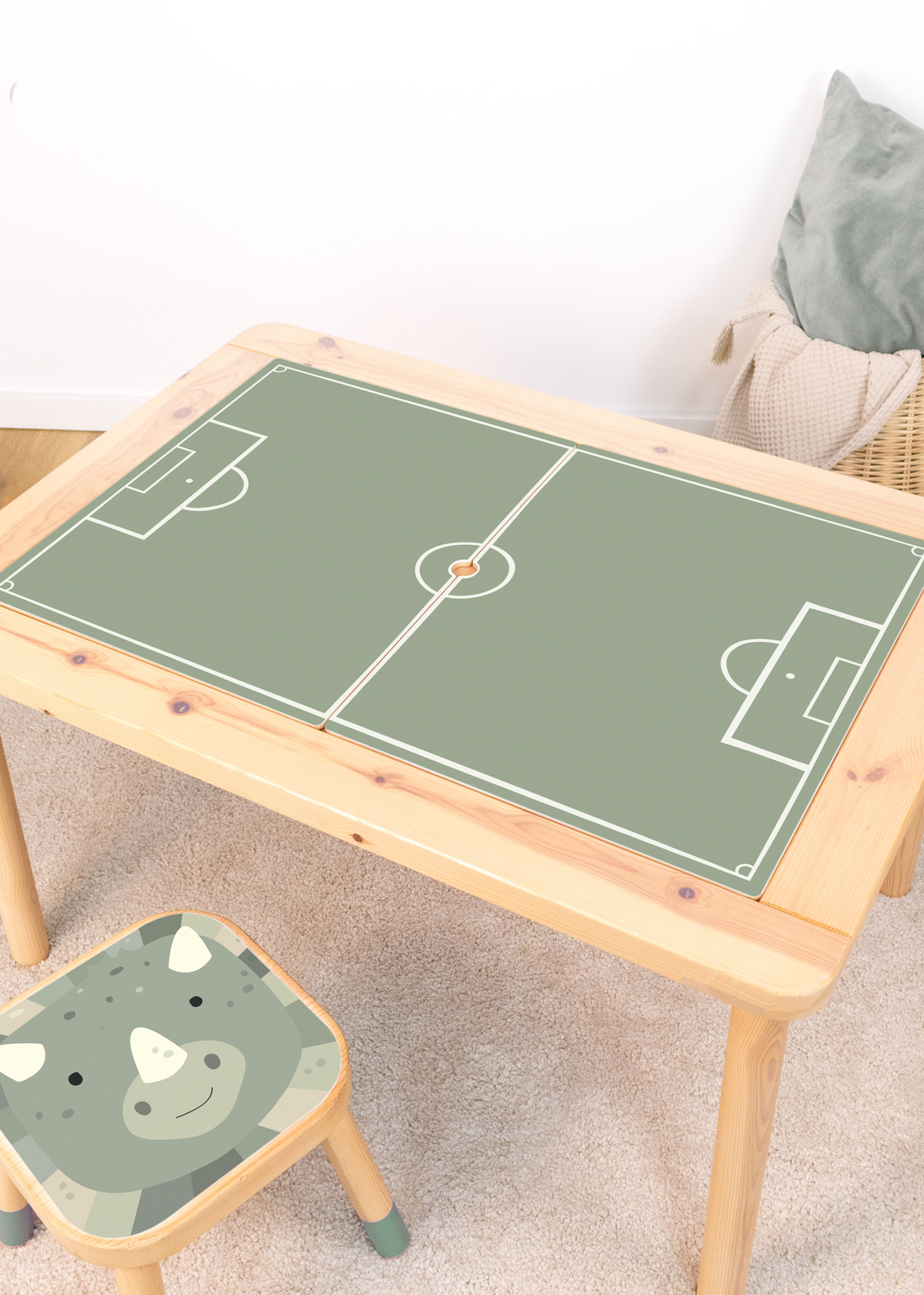 IKEA LÄTT Klebefolie als Fußball Deko für dein Fußball Kinderzimmer als Fußballzimmer Deko mit Fußballmotiven passend für die Fußball EM
